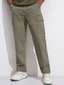 Highlander Men Relaxed Fit Cargo Trousers