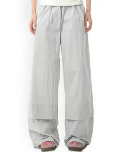 StyleCast x Revolte Men Loose Fit Mid-Rise Easy Wash Parallel Trouser