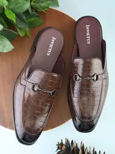 INVICTUS Men Textured PU Mules