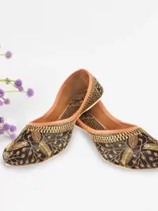 SHOE LAB Women Embellished Mojaris Flats