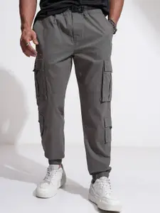 HIGHLANDER Men Solid Relaxed Fit Mid-Rise Casual Cargos