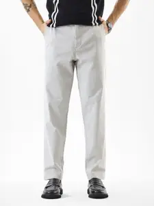 Snitch Men Solid Slim Fit Mid-Rise Regular Trousers