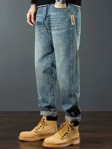 The Roadster Lifestyle Co. Men Lightly Faded Mid-Rise Clean Look Jeans