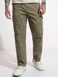 HIGHLANDER Men Solid Relaxed Fit Mid-Rise Casual Cargos