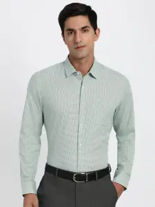 Peter England Slim Fit Micro Ditsy Printed Spread Collar Formal Shirt