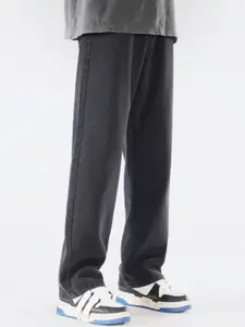 StyleCast x Revolte Men Relaxed Fit Mid-Rise Clean Look Jeans