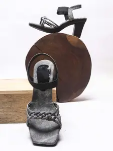 Froh Feet Women Textured Block Heel Sandals