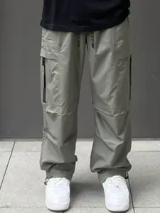 StyleCast x Revolte Men Easy Wash Cargos Trousers