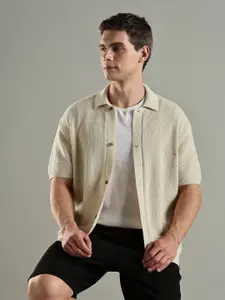 Tommy Hilfiger Men Relaxed Fit Solid Spread Collar Casual Shirt