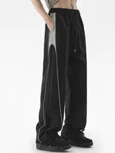 StyleCast x Revolte Men Loose Fit Easy Wash Pleated Chinos Trousers