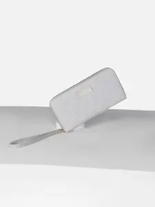 Van Heusen Woman Zip Around Wallet