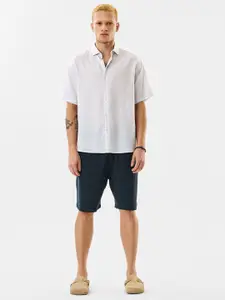 Snitch Men Navy Mid-Rise Regular Fit Shorts