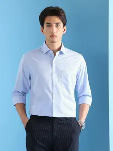 Arrow Men Slim Fit Checked Spread Collar Formal Shirt