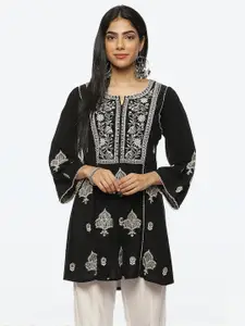 Lakshita Embroidered Straight Kurtis