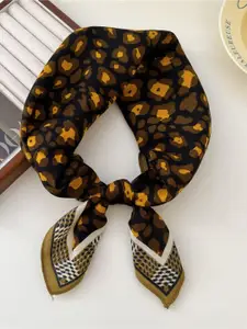 QUECY Women Self Design Printed Scarf