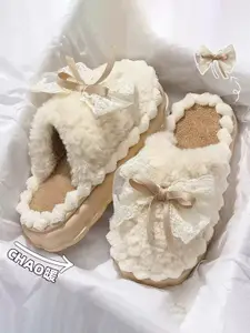 WOLVESDEN Women Bow Detailed Room Slippers