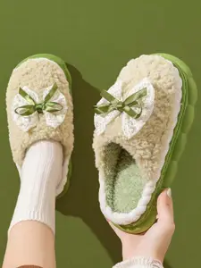 WOLVESDEN Women Slip-On Room Slippers