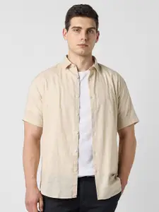 V Dot Men Solid Spread Collar Pure Cotton Casual Shirt