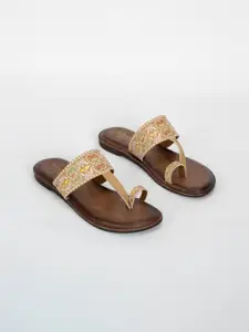 SCENTRA Women Embellished One Toe Flats