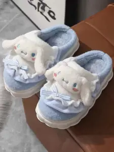 WOLVESDEN Women Self Design Winter Warm Thick Bottom Room Slippers