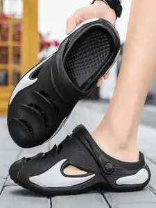 KNIEVL Men Monochrome Rubber Clogs