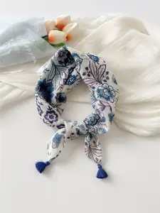 QUECY Women Floral Printed Scarf With Tasselled