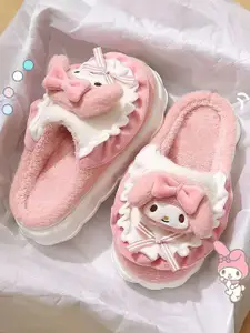 WOLVESDEN Women Self Design Warm Thick Bottom Room Slippers