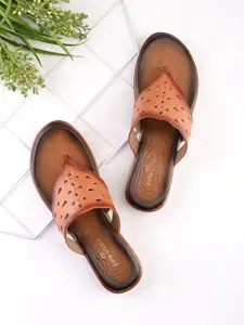 pelle albero Women Open Toe Flats with Laser Cuts