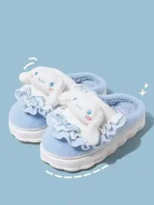 WOLVESDEN Women Self Design Room Slippers Flip Flops