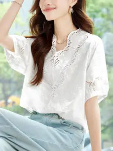 StyleCast Women White Floral V-Neck Top