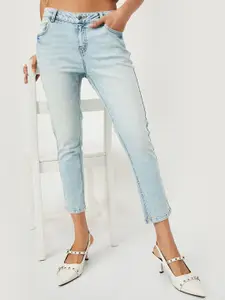 max Women Skinny Fit Mid-Rise Heavy Fade Jeans