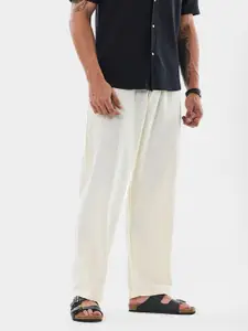 Snitch Men Off White Mid-Rise Straight Fit Trouser