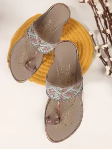 DIPYO Women Embellished One Toe Flats