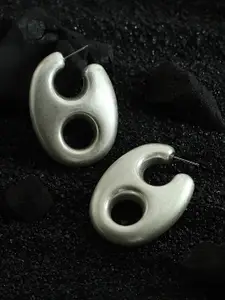 SOHI The Large Bolt Silver-Plated Contemporary Hoop Earrings