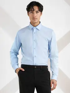INVICTUS Slim Fit Opaque Formal Shirt