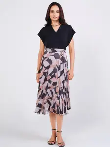 AND Women Printed  Accordion Pleats Extended Sleeves Fit & Flare Midi Dress With Belt