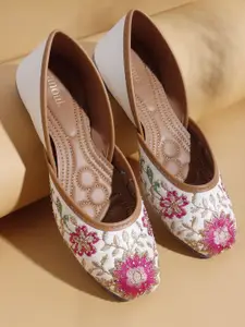 Anouk Women Embellished Mojaris Flats