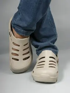 NoStrain Men Clogs Sandals