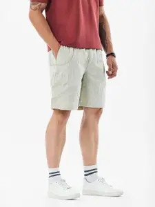Snitch Men Loose Fit Mid-Rise Shorts
