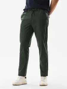 Snitch Men Dark Green Mid-Rise Relaxed Fit Trouser