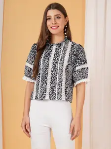 COTLAND FASHION Women Printed Monochrome Lace Inserts Cotton Crop Top