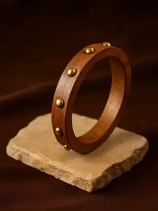 ATIBELLE Round Shaped Glossy Round Stone Studded Bangle