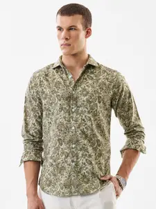 Snitch Men Floral Printed Spread Collar Casual Shirt