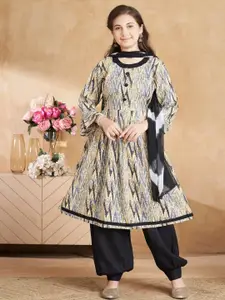 Sangria Lakshita Women Peach Kurtas