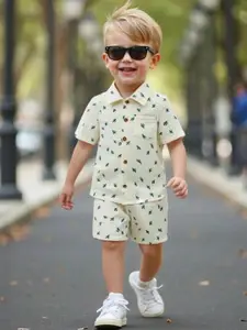 THE FASHION PRIME Boys Printed Shirt with Shorts