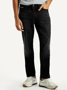 Levis Men Tapered Fit Clean Look Light Fade Cotton Jeans