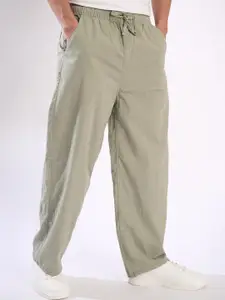 The Roadster Lifestyle Co. Men Baggy Fit Trousers