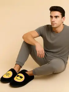 TRAVELKHUSHI Men Sliders