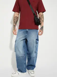 max Men Regular Fit Mid-Rise Cotton Cargos Trousers