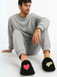 TRAVELKHUSHI Men Casual Flip Flops